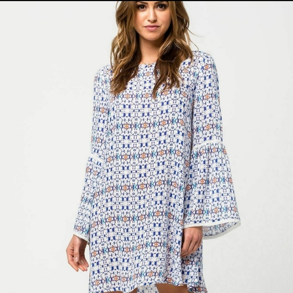 Roxy Dresses & Skirts - ROXY City Limits White Blue Geometric Boho Flare Sleeve Mini Dress szL